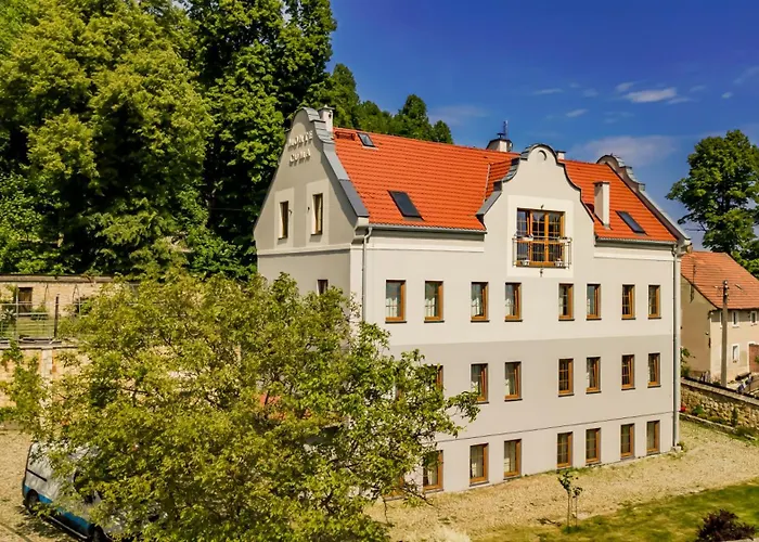 منزل للإقامة Monte Cuma Uroczysko Pod Zamkiem Grodziec *